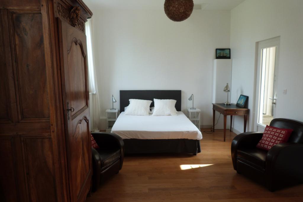 La Maison De Roussille Bed and Breakfast Francheville  Rum bild